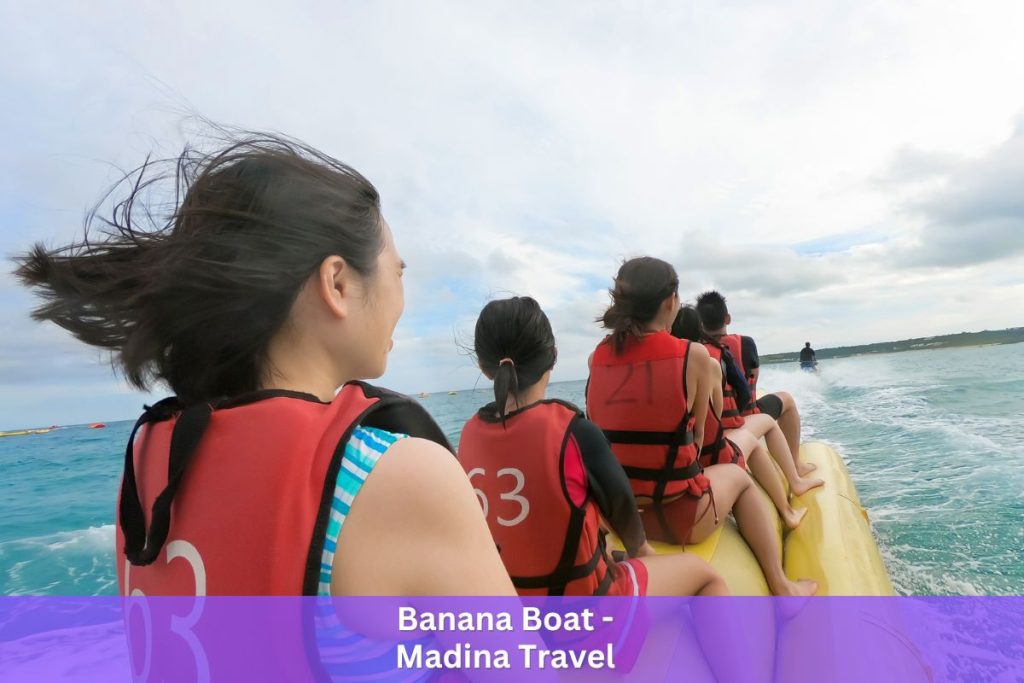 aktivitas di pantai - banana boat